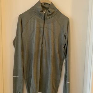 Lululemon green grey  long sleeve 1/2 zip swifty tech